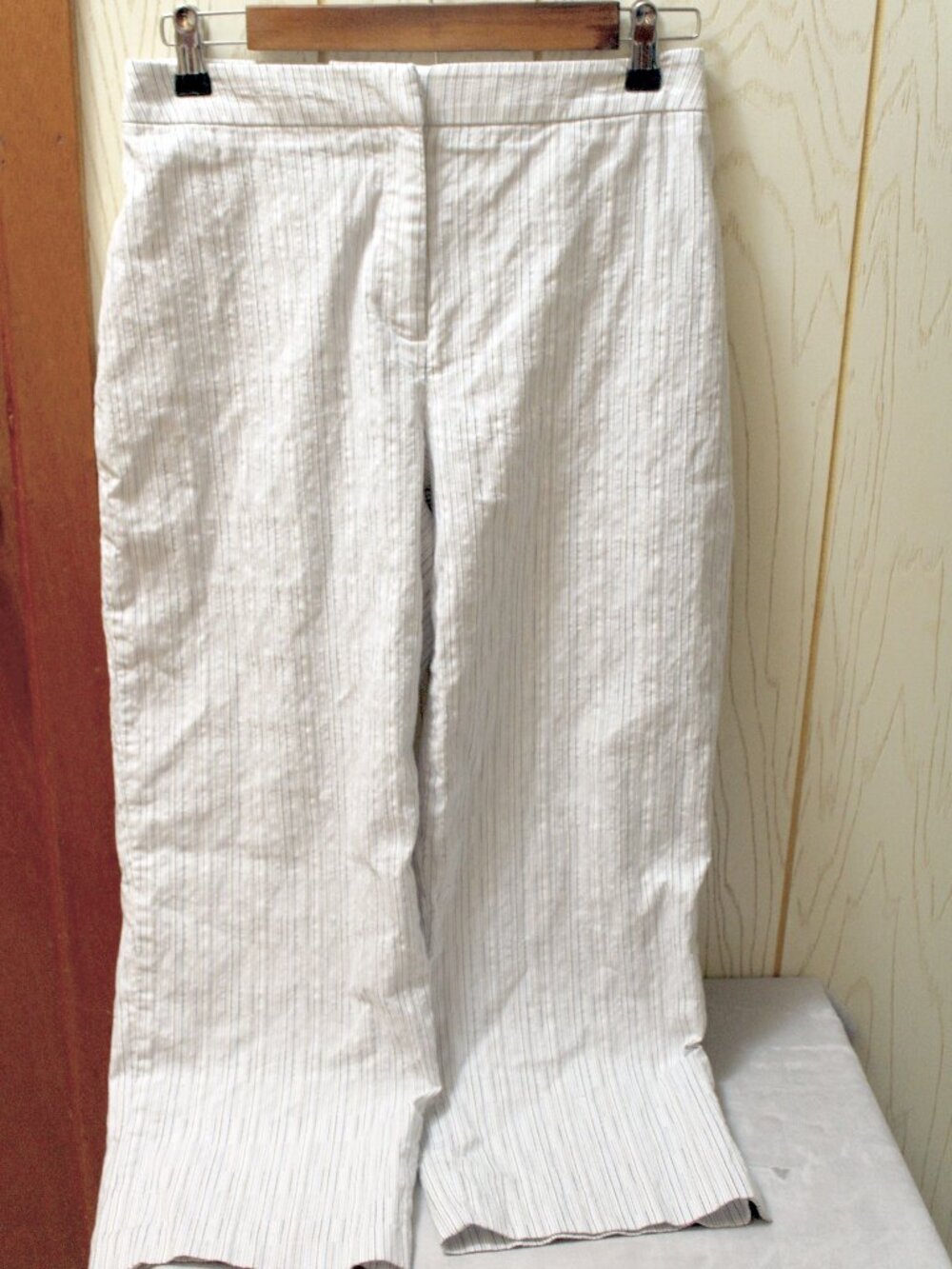 Croft & Barrow Stretch Women's Blue Pin-Striped Capri Pants - Size 6